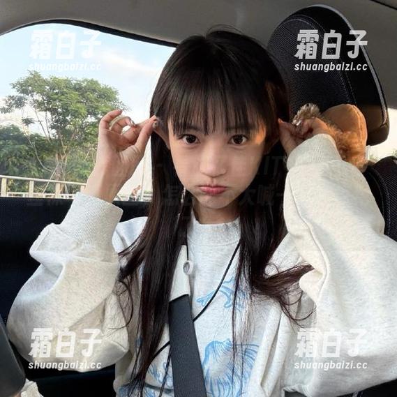 Feilin嗲囡囡 - 看施忆佳KITTY的全套丝袜写真原图，怎么能不大喊一声太惊艳了！