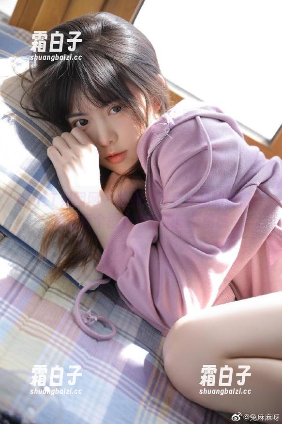 GIRLT果团网-松果儿 GIRLT果团网 - 松果儿写真作品的秘密:探索每个图包中的细腻与情感