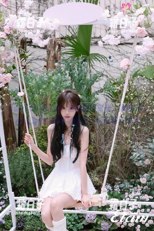 HuaYang花漾 - 重温校园时光，娜露Selena为你呈现定制教室的精彩写真作品