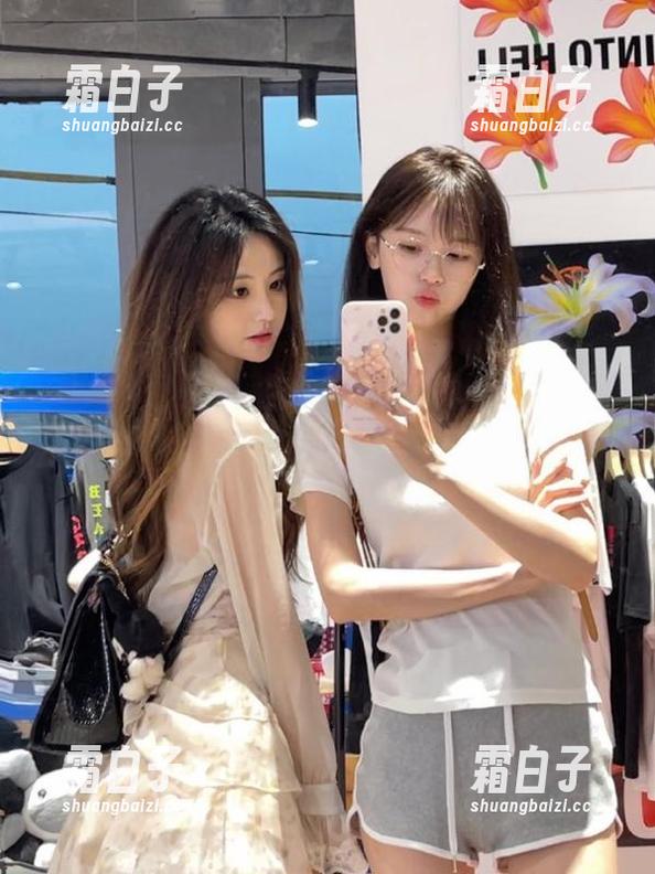 HuaYang花漾 - 娜露Selena带你领略裤里丝的美：她最新的写真照片展现了无限的魅力与自信