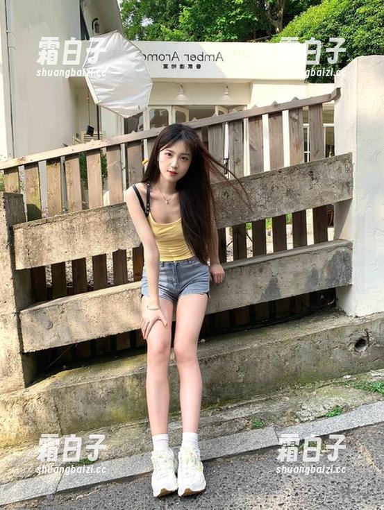 HuaYang花漾 - 下载特辑！白茹雪Abby秘书写真，免费获取绝美瞬间