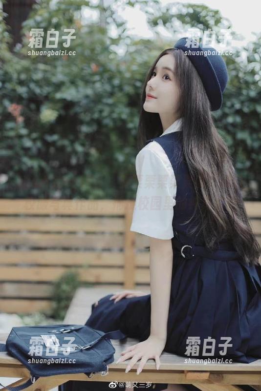 HuaYang花漾 - 艾栗栗栗栗栗栗吖高清校服写真作品，捕捉校园里的纯真瞬间