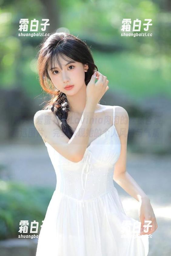 IMiss爱蜜社 - Lavinia肉肉的丝袜合集精选图片，完美展现她的个人风格与气质