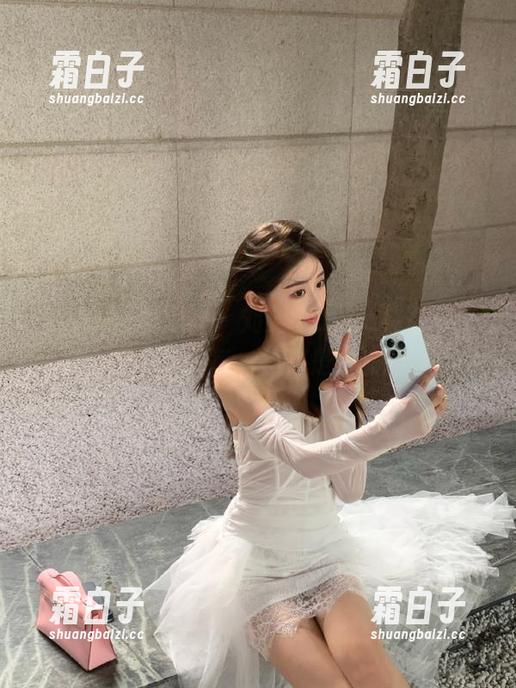 MiStar魅妍社 - 刘奕宁Lynn修女写真集全景分享：每一帧都是灵魂的写照