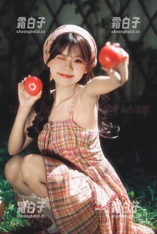 Sia(시아)的比基尼图包，分享令人心动的海岸夏日美丽作品