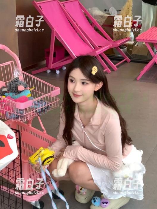 TouTiao头条女神 - 最新海边作品集：张蓝欣捕捉阳光与海浪的绝美瞬间