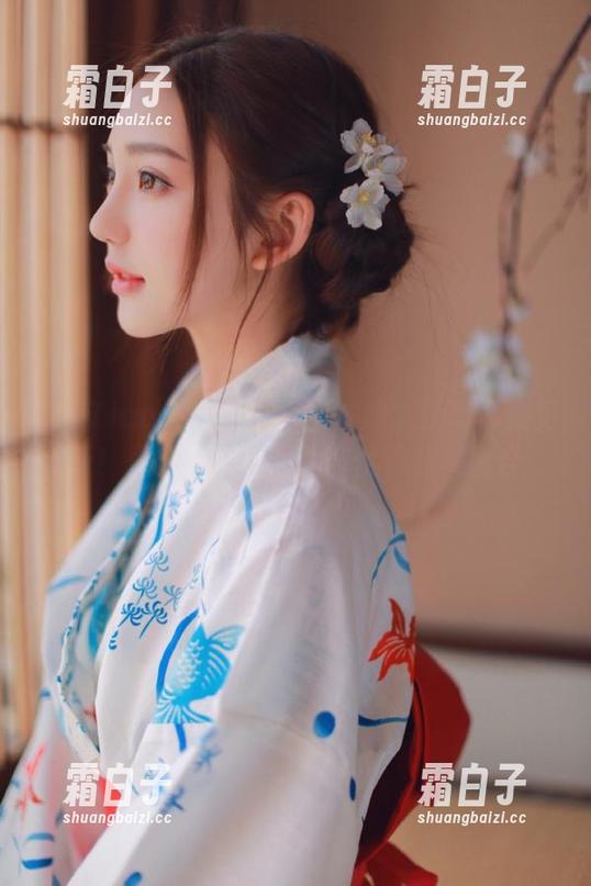 TouTiao头条女神-樊安妮 TouTiao头条女神 - 樊安妮全新写真集更新!悍马车车的激情与优雅完美融合