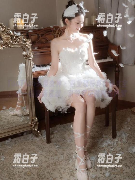 TouTiao头条女神 - 职业装写真作品大全：白一晗最新资源，引领职场时尚新风潮