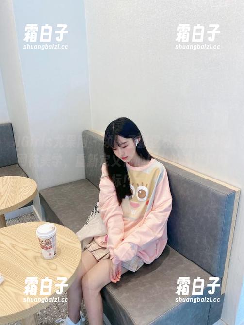 UGirls尤果网 - 领略孟狐狸私房图包中的网袜美学，重新定义你心目中的潮流风向标！