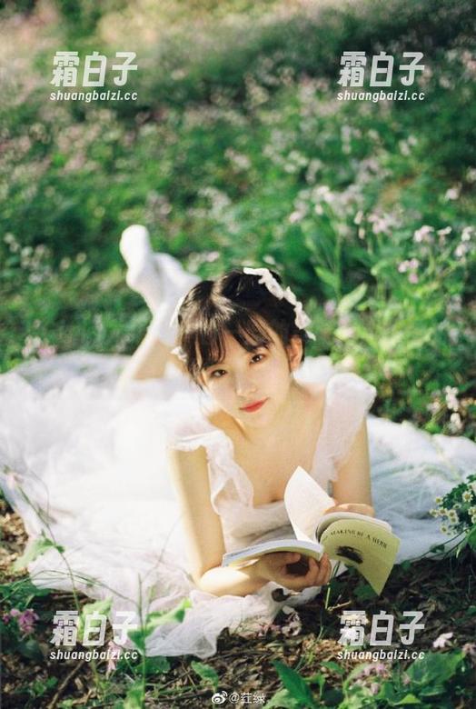 UGirls尤果网 - 白一晗的美腿写真，独特原图资源让你目不转睛！
