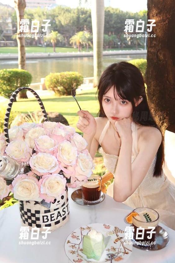 XIAOYU语画界-周思乔betty XIAOYU语画界 - 最新分享:探秘周思乔betty的校服写真,带你领略校园生活的多彩画面!