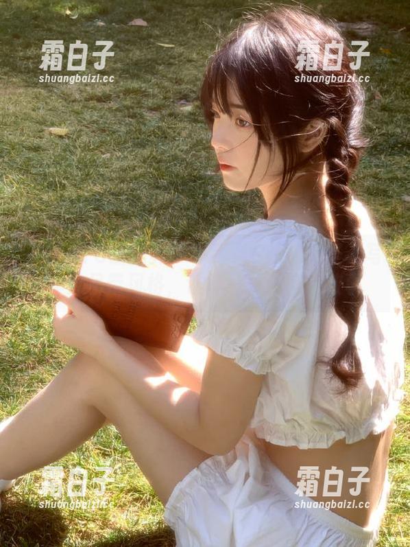 XIAOYU语画界 - 小海臀Rena无圣光写真：吊带风格，让每一幕都充满故事