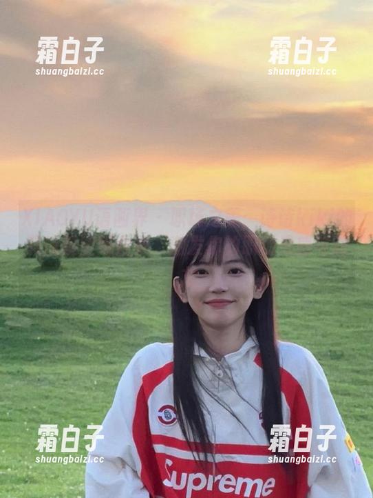 XIAOYU语画界-诗诗kiki XIAOYU语画界 - 职场之美:诗诗kiki的职场装壁纸合集,激发你的职场灵感与动力