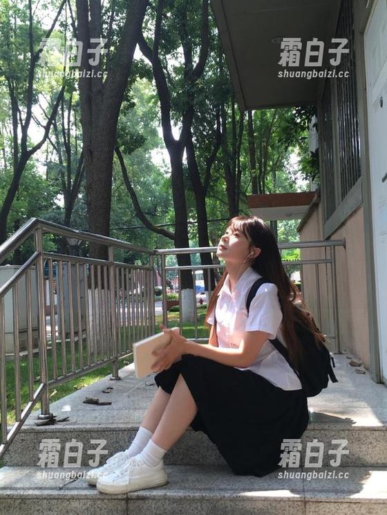 Xiuren秀人网 - 免费获取Cris_卓娅祺厨娘系列美图，让你的焦虑在美食中烟消云散！