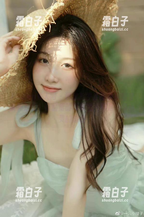 Xiuren秀人网 - 通过刘婷婷的镜头感受女神魅力，作品里的每幅图片都是一场心灵的旅行