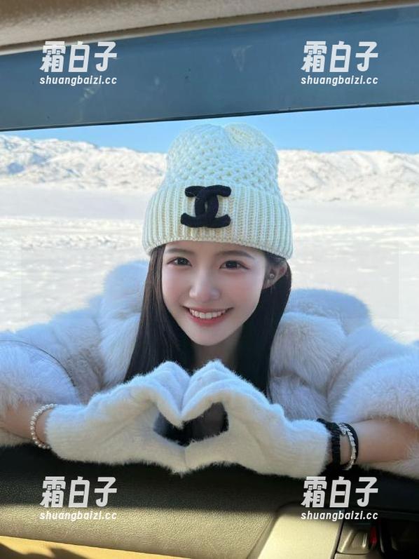 Xiuren秀人网 - 大橘BBKira的高跟鞋之旅：时尚美感的全新写真套图合集