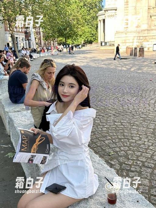 Xiuren秀人网 - “宝宝甜”带来的梦幻“裤里丝”套图，下载后与朋友分享她的甜美时刻！