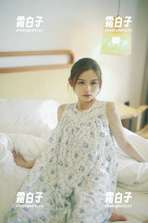 Xiuren秀人网 - 小紫儿校园风采：无圣光美图展现真实的她