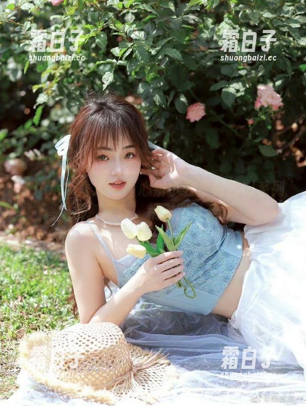 Xiuren秀人网 - 心妍小公主制服ol系列震撼来袭，精彩图片合集