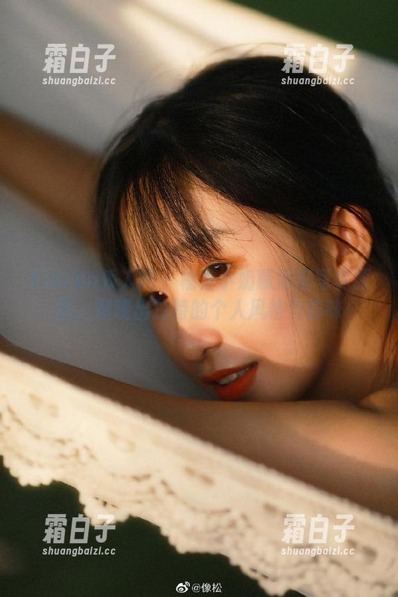 Xiuren秀人网 - 柚柚小奶瓶浴室写真原图，展现出独特的个人风格与韵味