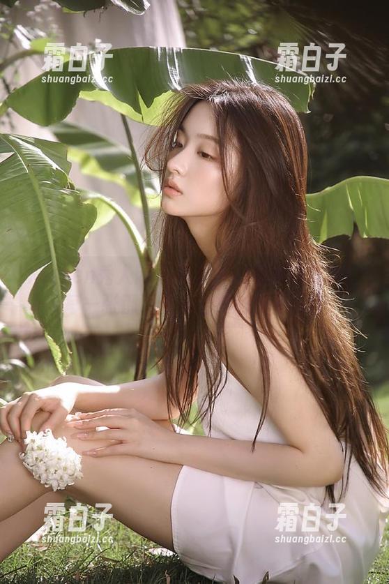 Xiuren秀人网 - 美七Mia写真集盛宴：每一张都让你爱上她的美足资源
