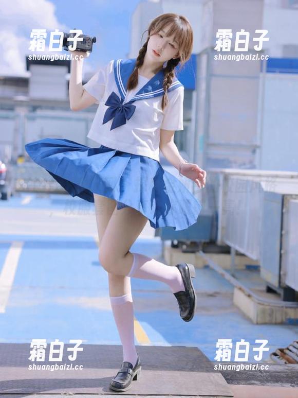 Xiuren秀人网 - 探秘金妍兮的校园风格，校服套图分享让你眼前一亮！