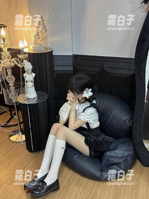 Xiuren秀人网-陈小花 Xiuren秀人网 - 感受夏天的气息:陈小花的写真原图和精彩照片带你领略清凉