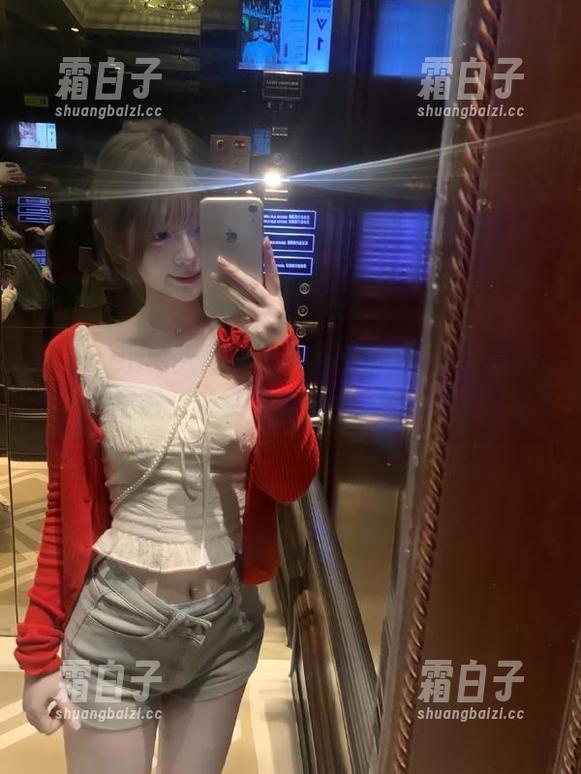 Xiuren秀人网 - 让陈芊儿的清纯写真伴你左右，免费下载绝美图片合集！