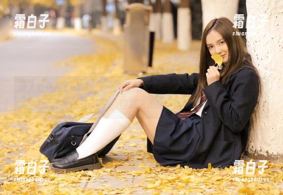 动人心弦的Yebin(전예빈)白裙高清写真图包，感受清新气息与自然之美！