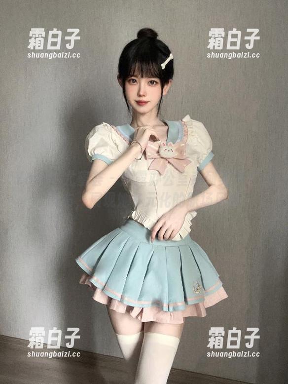 YouMi尤蜜荟 - 娜露办公室系列美图在线发布，展现她多元化的职场风格