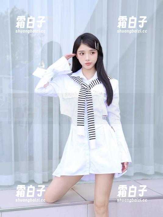 YouMi尤蜜荟 - 小尤奈的办公室写真分享，图片中尽显少女心满满的可爱风格！