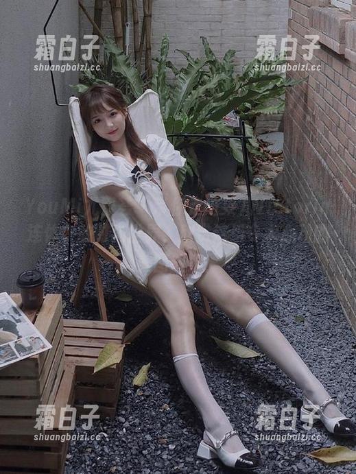 YouMi尤蜜荟-果儿Victoria YouMi尤蜜荟 - 带你走进果儿Victoria连体衣的时尚世界,欣赏这组令人心动的美图图集!