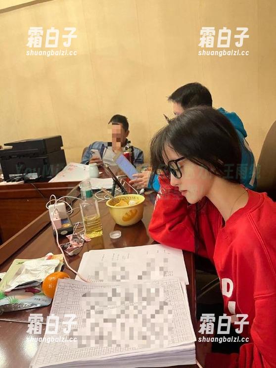 YouMi尤蜜荟 - 性感牛仔的魅力：王雨纯最新图册原图全面呈现！