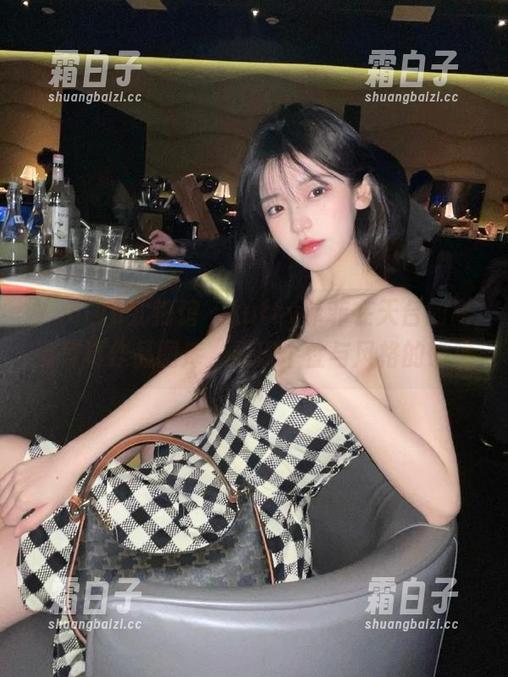 YouWu尤物馆 - Luffy菲菲在天台的高清写真作品图库，展现个性与风格的碰撞