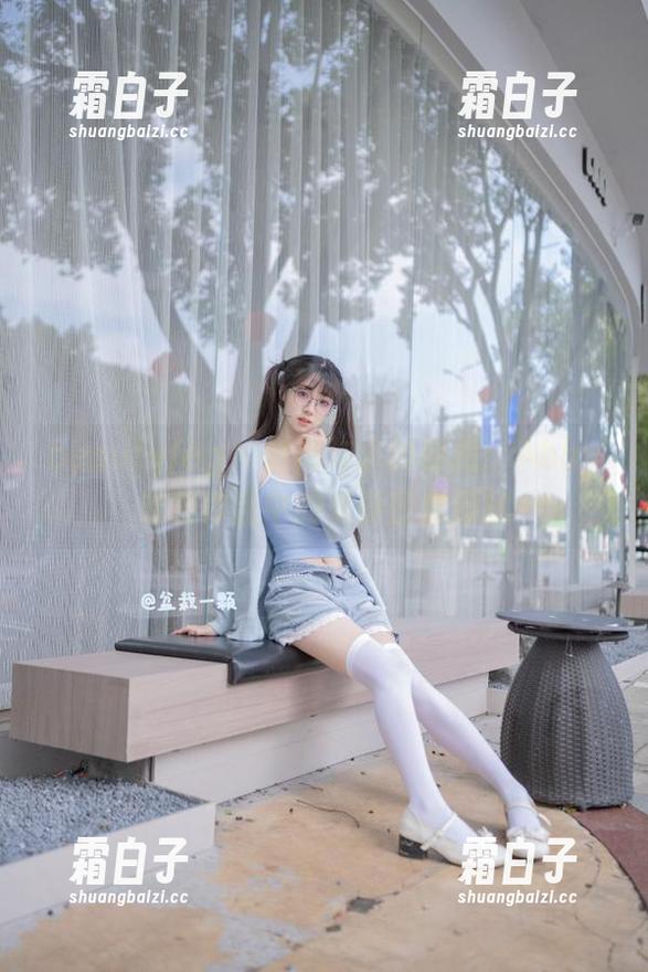 beautyleg - 时尚与水的碰撞：Abby泳装作品中的美丽图库探秘