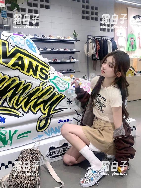beautyleg - 最新Brindy办公室写真，展现独特个性与时尚氛围，邀你共同体验这一场视觉与美感的盛宴！