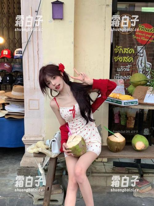 beautyleg - 想要过个漂亮的圣诞？来下载Leonie的作品吧，绝对不后悔！