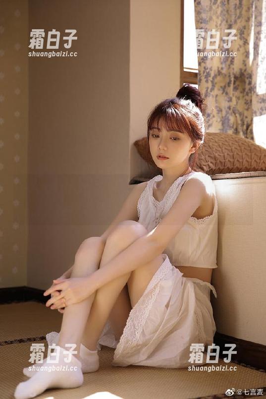 beautyleg - 旗袍之旅：简晓育原图作品展现传统服饰的无尽魅力