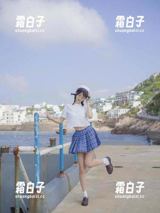 解锁nagisa魔物喵的棉袜美图，免费写真让你爱不释手！