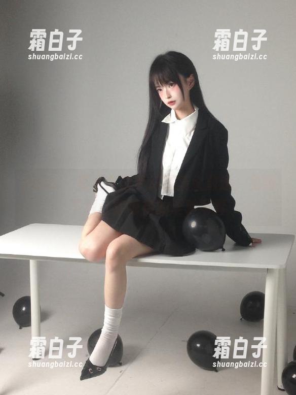 pans - 夏涵白裙梦幻图集大放送，免费下载让你惊艳的夏季写真