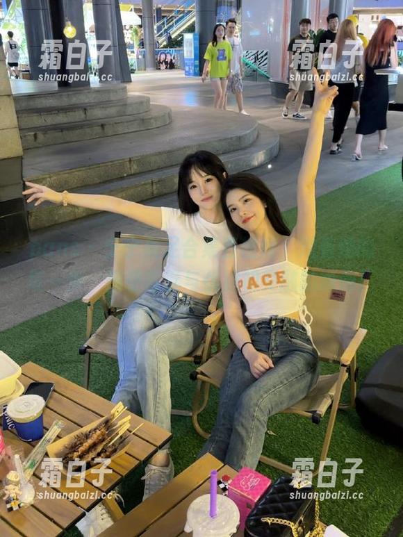 pans - 宁宁美足合集直播间，观看她的每一步，感受青春与优雅相交融的瞬间！
