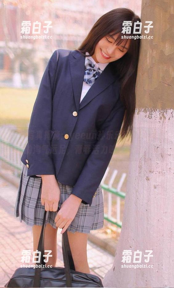 高清写真揭晓：yeeun孙乐乐和DJAWA的淘气远足，青春活力映照大自然