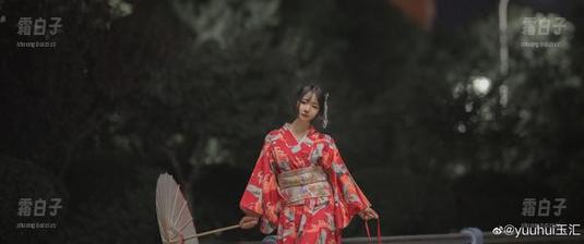 在“yuuhui玉汇名流之夜”的世界，观看写真合集，共赏经典与时尚