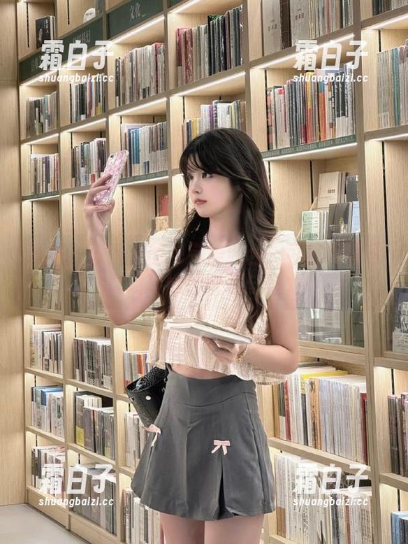 丽柜 - 原图与图包完美结合：可馨眼镜写真展现她的优雅与魅力