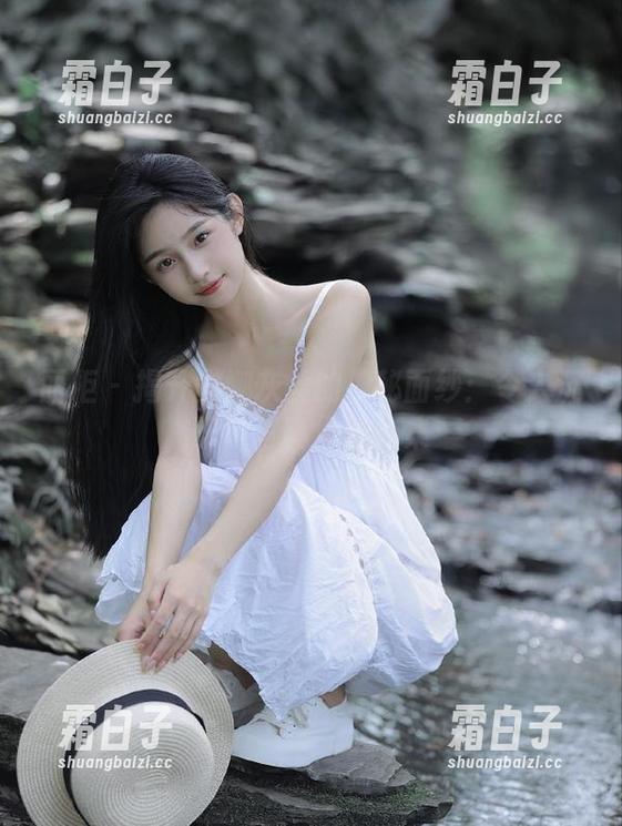 丽柜 - 揭开安娜灰丝的神秘面纱：令人沉醉的写真作品合集