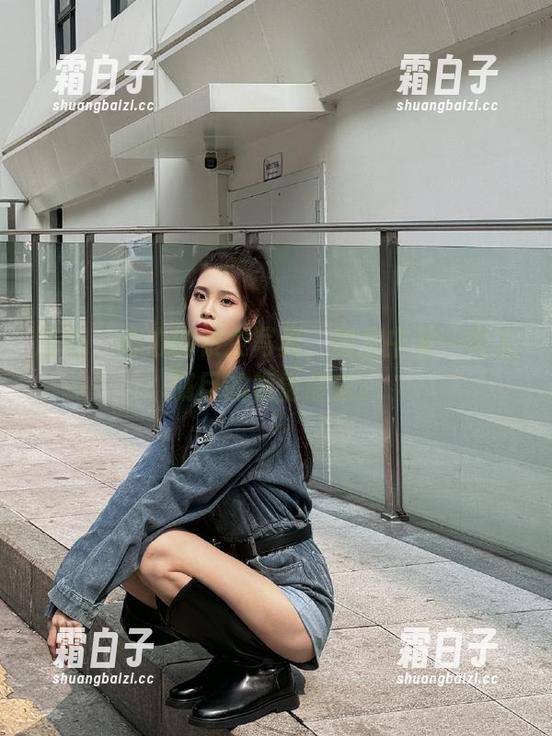 丽柜-心心 丽柜 - 心心的镂空写真,图库中又一令人瞩目的视觉盛宴。