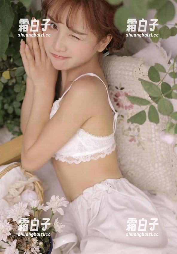 丽柜-悠悠 丽柜 - 悠悠制服写真图库:展现个性与美感的完美之旅