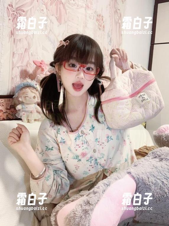 丽柜 - “白云白色”写真作品：不可错过的美图资源，让你的灵感源源不断