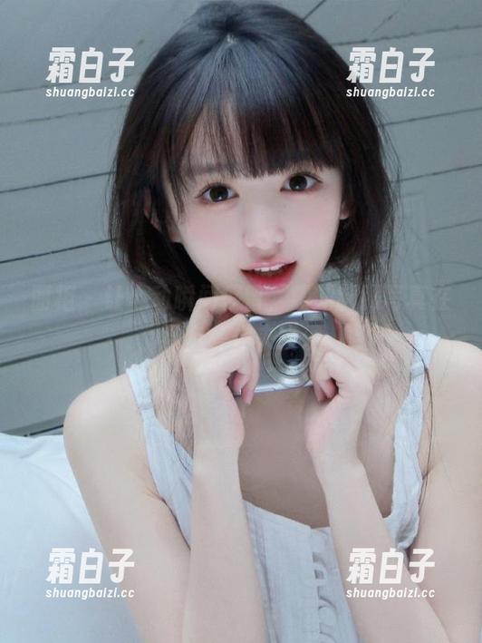 丽柜 - 让心动瞬间停留，露露制服写真在网盘等你来发现