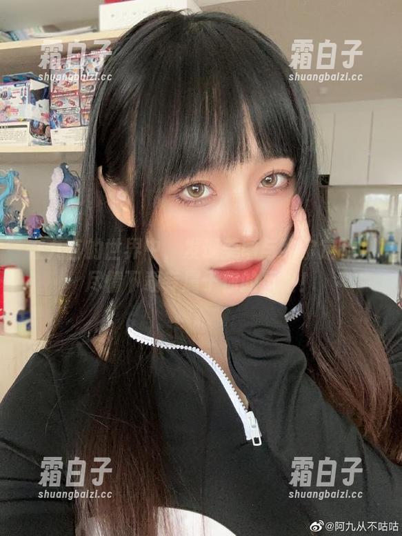 在九言的世界中，发现美图与约尔定制，尽情下载专属于你的风格！